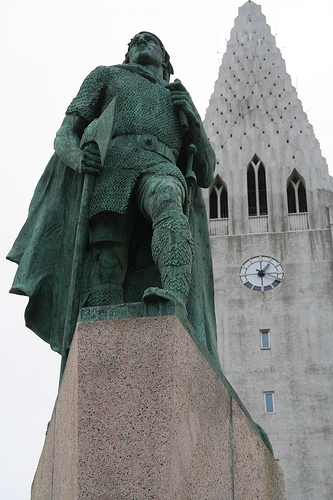 islandia-estatua.jpg